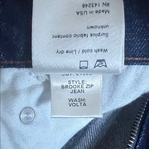 Reformation Full-Zip Brooke Jeans in Volta Wash - Picture 6 of 7